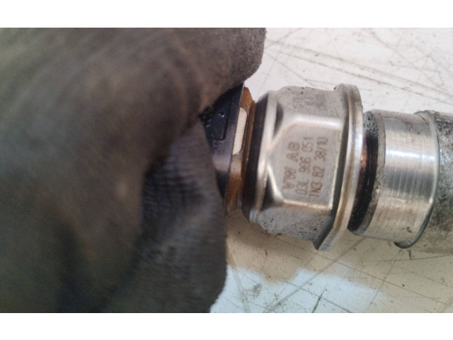 Топливная рампа 03L906051, TN3B238710 Volkswagen Golf VI для двигателя CAY