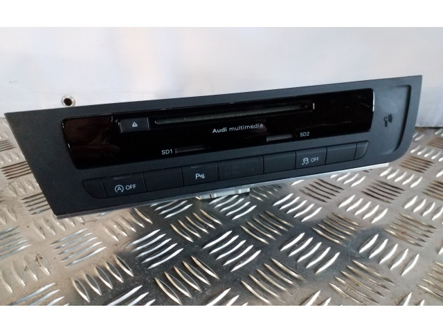 Радио/ проигрыватель CD/DVD / навигация