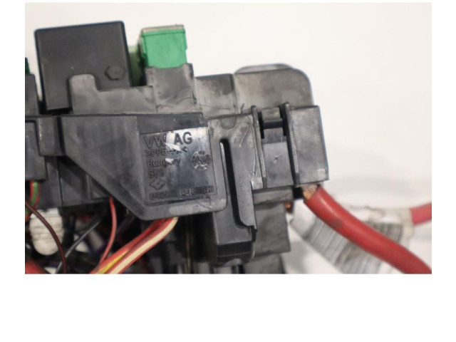 Блок предохранителей 5Q0937125A   Volkswagen Golf VII    