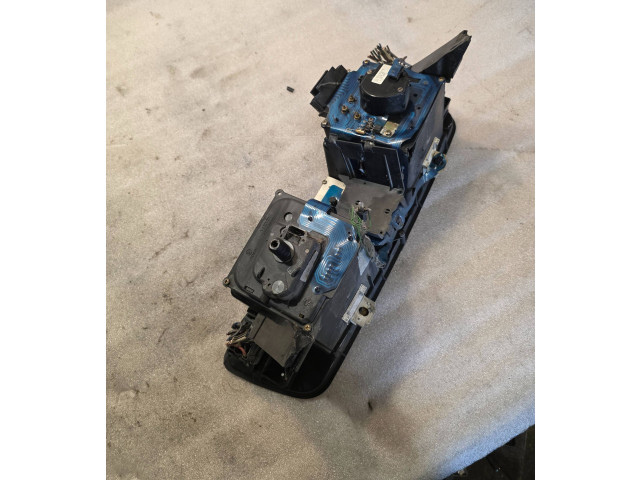 Přístrojová deska Volkswagen Transporter - Caravelle T3 1988 88471313