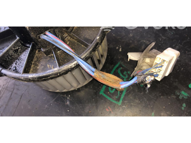 Вентилятор печки Toyota Yaris Verso