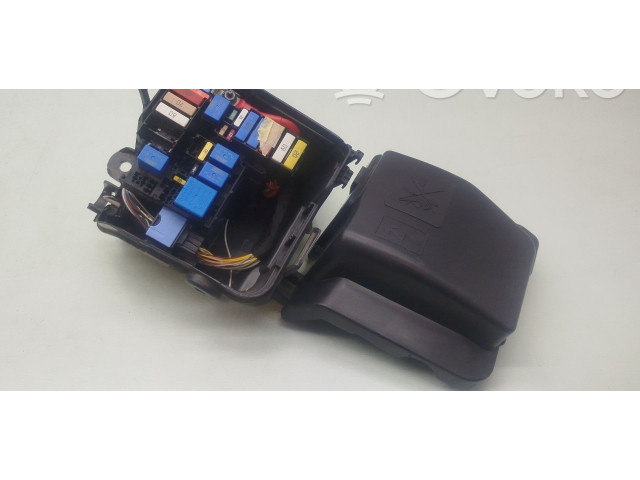 Блок предохранителей 243809584R, 243809584R Dacia Duster