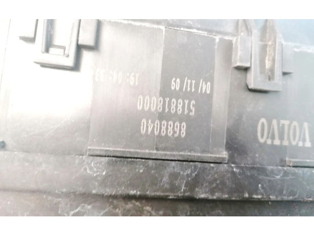 Ящик предохранителей (комплект) 518818000, 8688040   Volvo V50