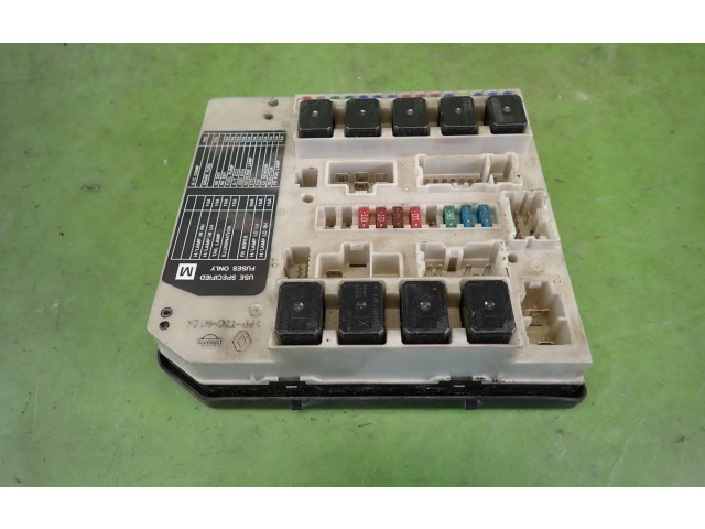 Блок предохранителей     Nissan X-Trail T31    