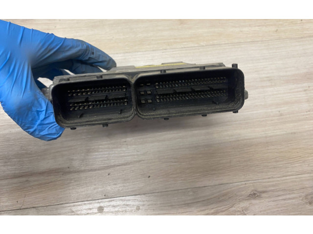 Блок управления двигателя 045906013Q, 045906013E Skoda Fabia Mk2 (5J)