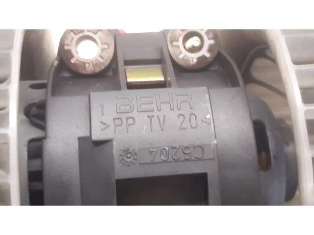 Вентилятор печки       BMW X3 E83