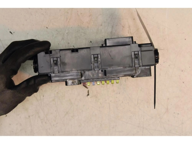 Блок предохранителей Jeep Renegade