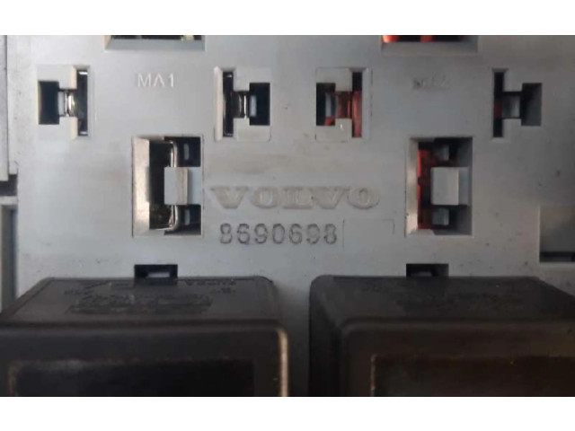   Pojistková skříňka 8690698, 8690698   Volvo XC90 2008