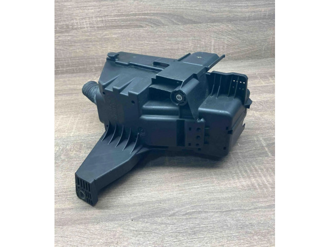 Блок предохранителей 30728132   Volvo XC90    