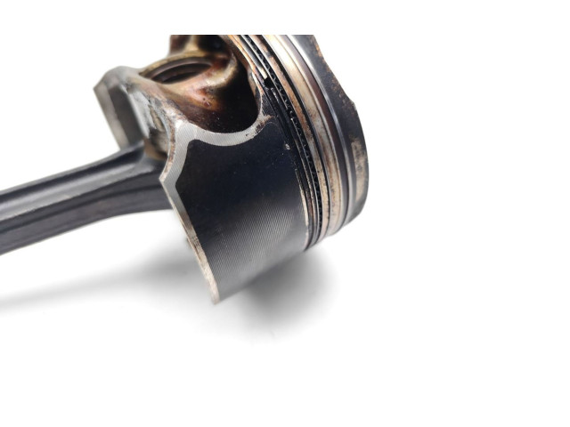 Píst M270.910 Mercedes-Benz GLA W156 M270.910