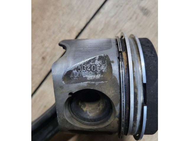 Píst 8340E Mercedes-Benz E W211 OM 642.920