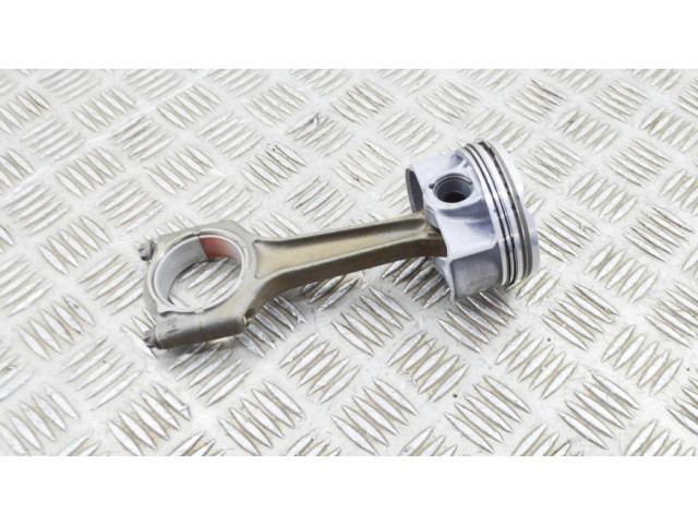 Píst 8571012, 8473776   BMW X4 G02  pro benzínový motor 2.0  