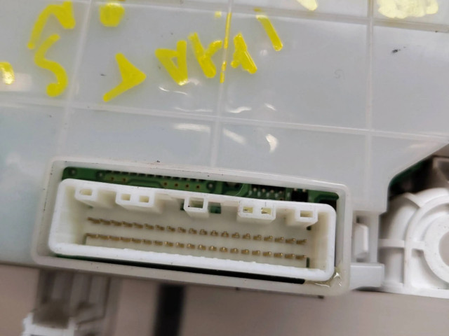 Панель приборов 83800B1401, 8380081401 Daihatsu Sirion