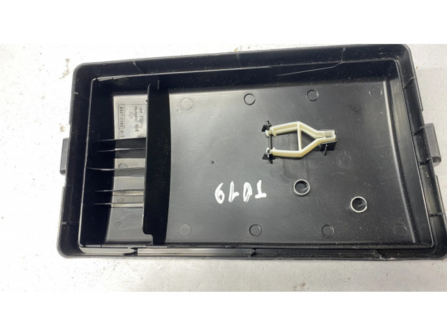 Крышка блока предохранителей 5Q0937132A Audi Q3 F3