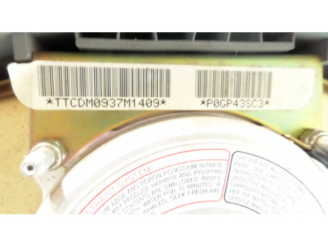 Подушка безопасности водителя P0GP43SC3, TTCDM0937M1409 Chrysler Voyager
