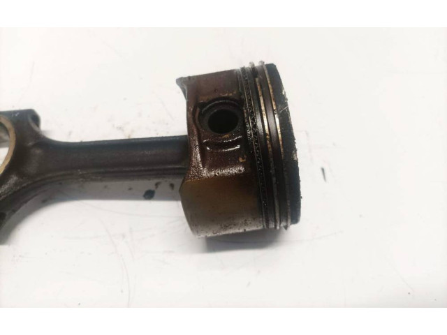 Поршень с шатуном Volvo S60