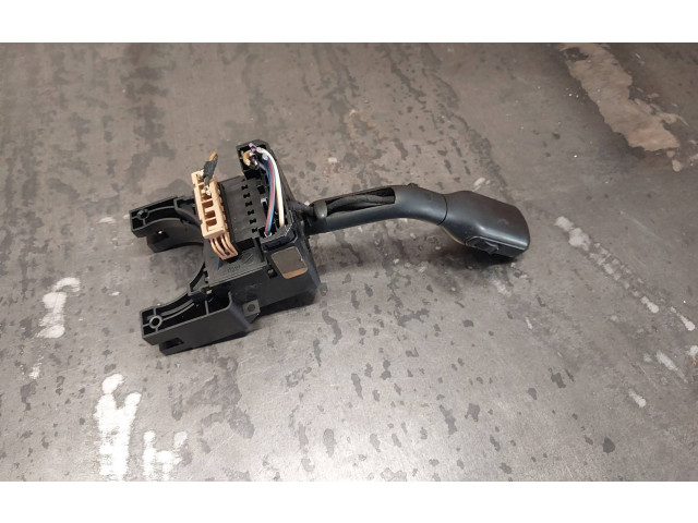 Ручка стеклоочистителей 8D0953503A    Audi A4 S4 B5 8D  ARM 