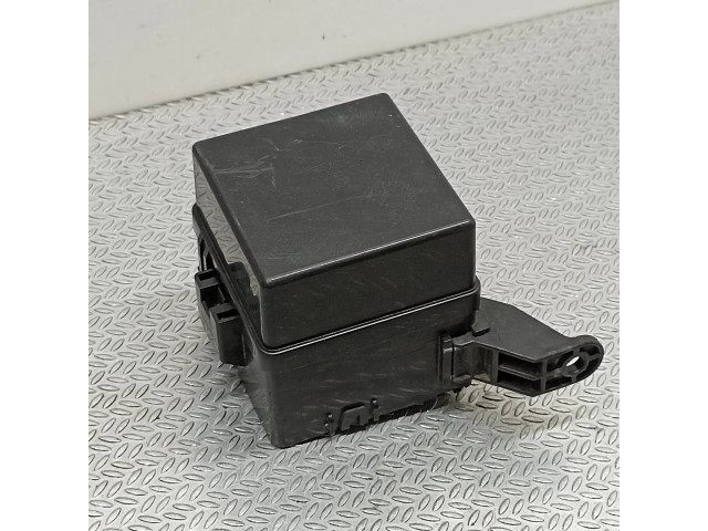   Pojistková skříňka MR482591   Mitsubishi Pajero 2007