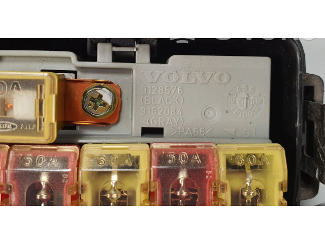 Блок предохранителей 9128576 Volvo C70