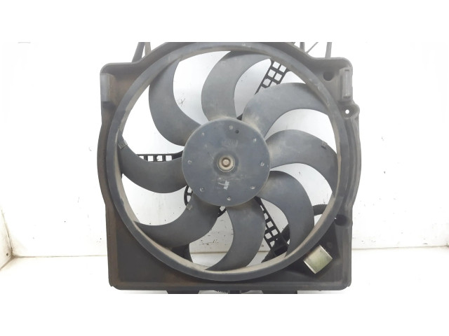 Вентилятор радиатора 55701372 Fiat Grande Punto 1.2