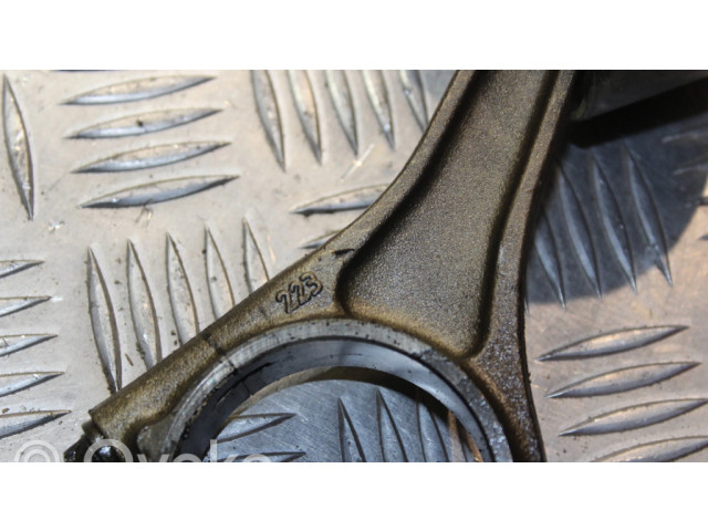 Píst n62b44 BMW 7 E65 E66 pro benzínový motor 4.4