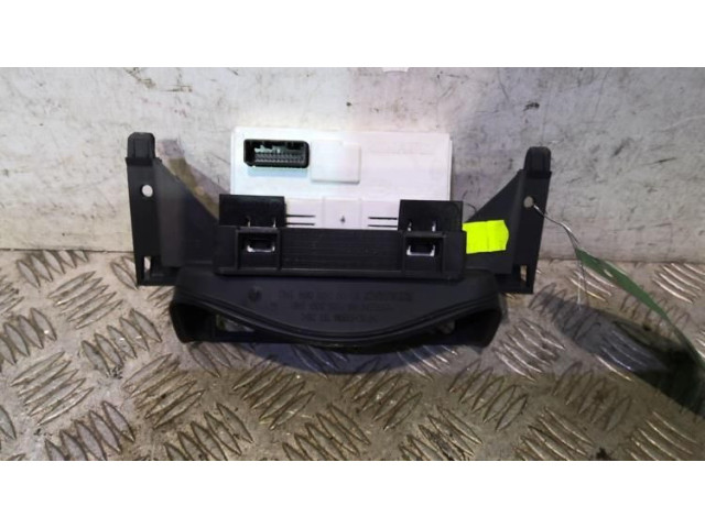 Дисплей    8200622637   Renault Clio II