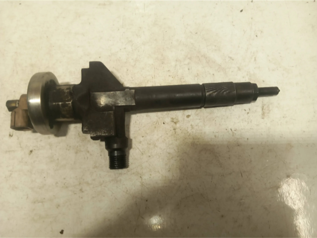 Vstřikovač 13767 Mazda 6 pro naftový motor 2.0