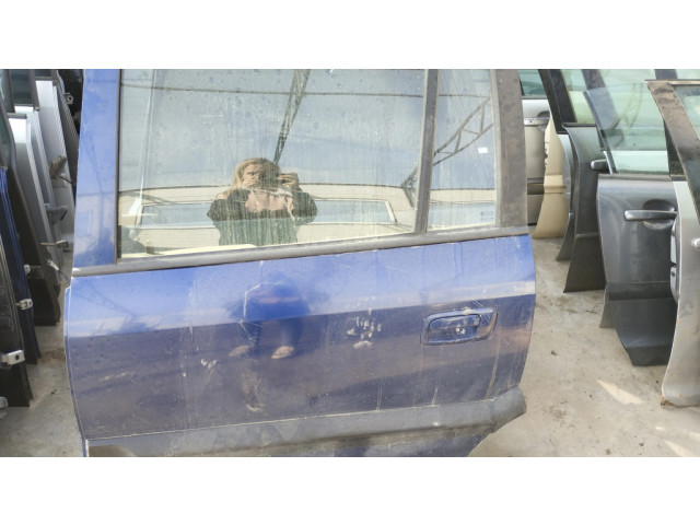 Задняя дверь