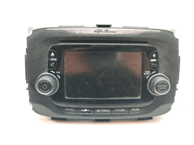 Дисплей       Alfa Romeo Giulietta