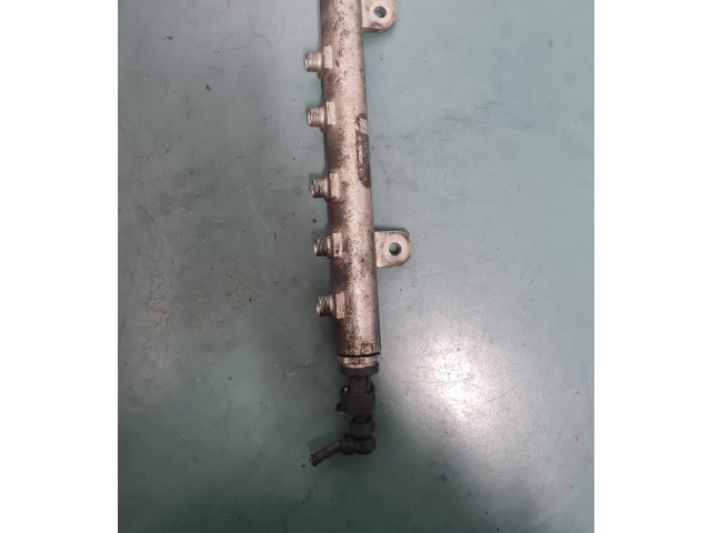 Vstřikovací lišta 55197370 Opel Zafira A Z 16 XEP