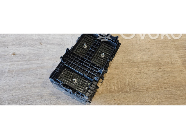   Pojistková skříňka 68233193AD   Chrysler Pacifica 2018