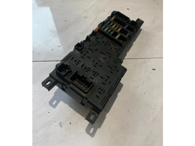 Блок предохранителей 518323019   Volvo S80