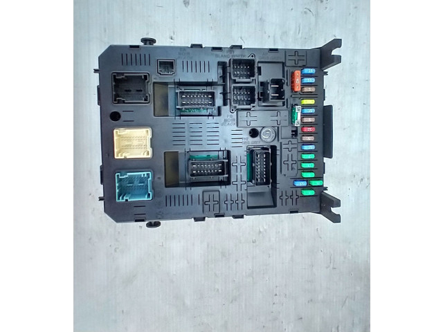 Блок предохранителей 28119759, 28119759 Citroen C5