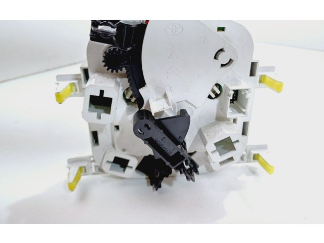 Блок управления климат-контролем 1611306080, 55900YV030   Peugeot 108