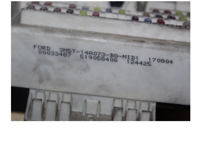   Pojistková skříňka    Ford Focus C-MAX 2003