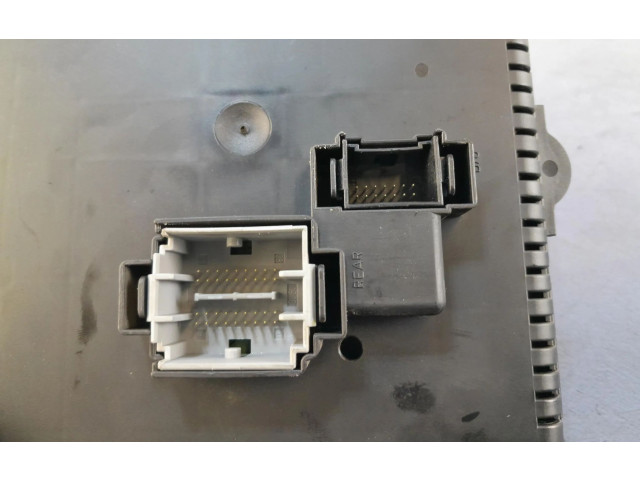 Блок предохранителей 30728273, 30728273 Volvo XC90