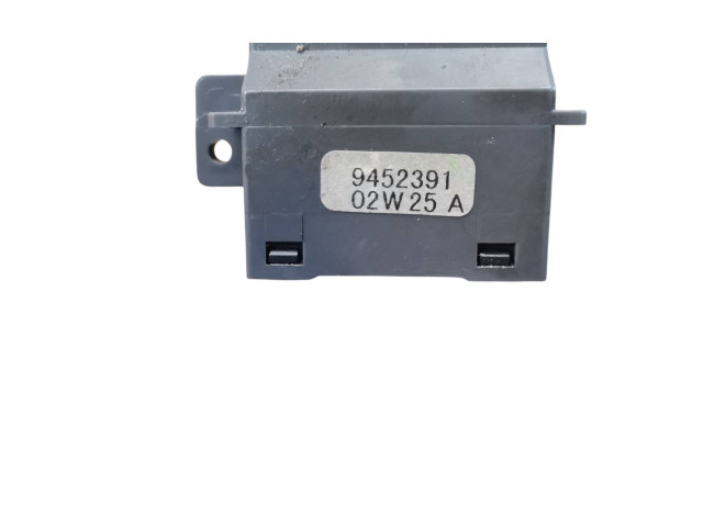 Ручка стеклоочистителей 9452391, 02W25A Volvo V70