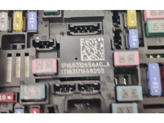Pojistková skříňka 68312656AC Ram 1500 2020