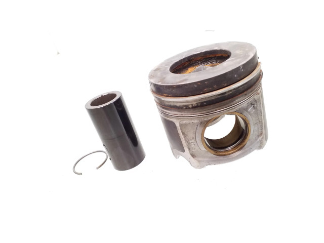 Píst BMW 5 G30 G31 pro naftový motor 2.0 B47d20a