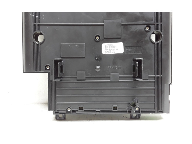 Блок управления климат-контролем 30782903   Volvo V70