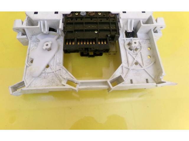 Блок управления климат-контролем MR500529 Mitsubishi Carisma