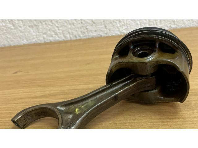 Píst 089203, D5917 BMW 5 F10 F11 pro benzínový motor