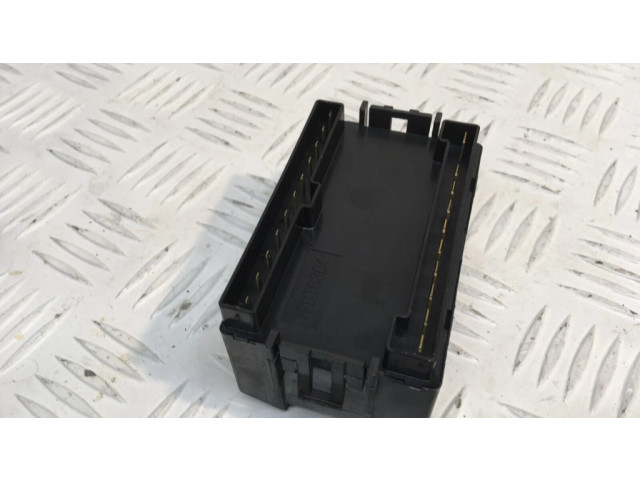 Pojistková skříňka 8638A009 Mitsubishi Pajero 2008