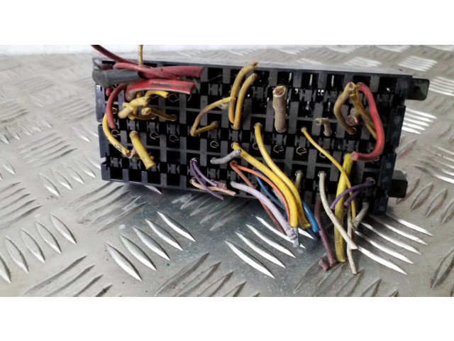 Pojistková skříňka Opel Vivaro 2005