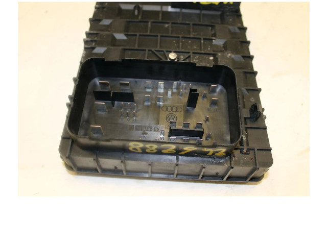 Блок предохранителей 1K0937125D   Skoda Yeti (5L)    