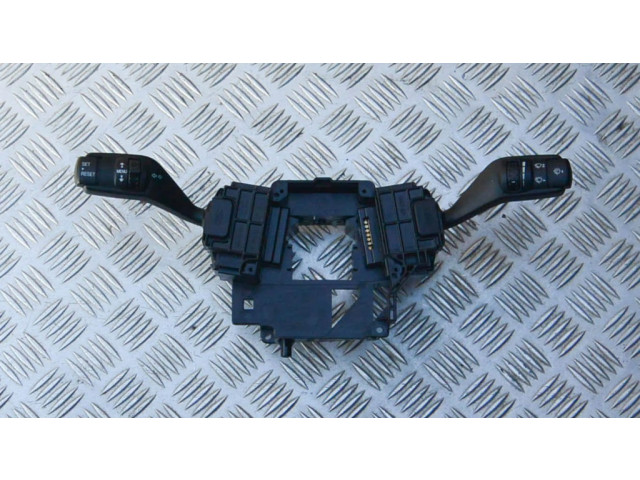 Подрулевой переключатель    Ford Focus
