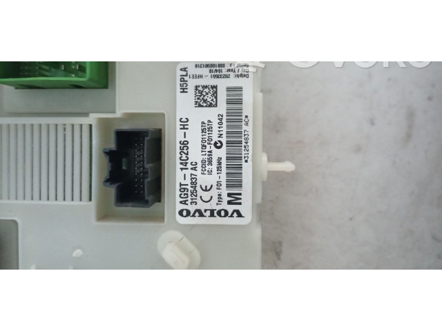 Pojistková skříňka Volvo XC70 1