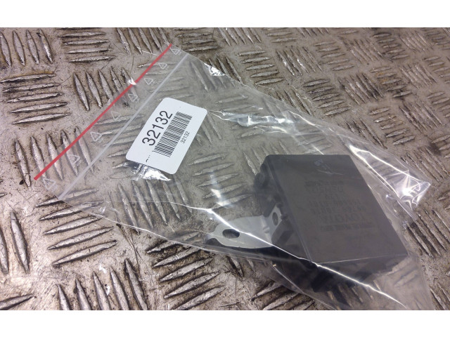 Блок управления 89769-30010   Lexus GS 300 350 430 450H