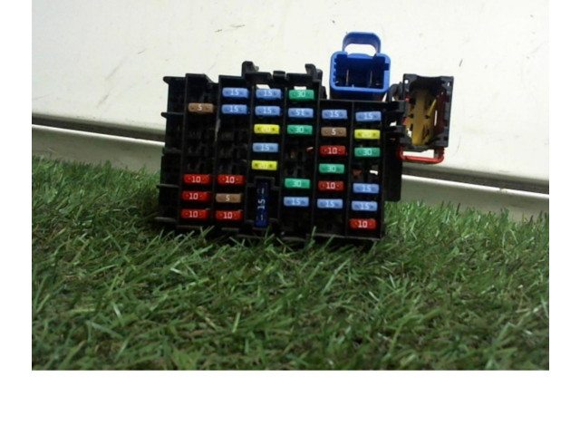 Блок предохранителей Renault Twingo II