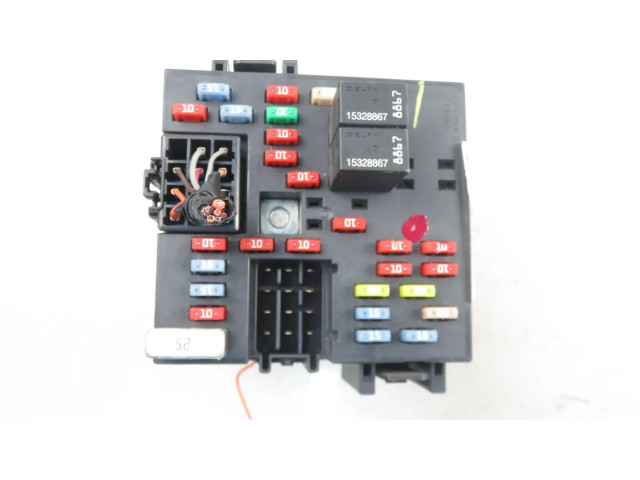   Pojistková skříňka 15058033   Hummer H2 2003